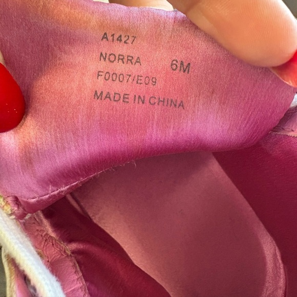 COACH women’s Vintage "Norra" Sneaker
High Tops white pink sz 6M preloved - Picture 10 of 11